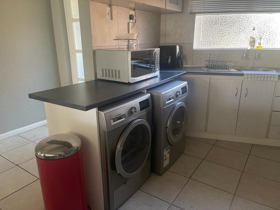 To Let 2 Bedroom Property for Rent in Sea Point Western Cape